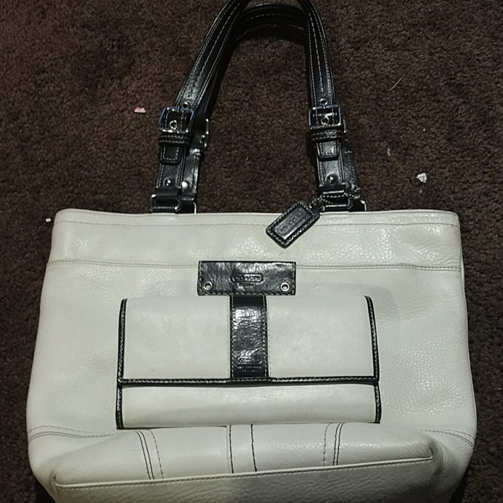 Matching coach purse and wallet OFFICIAL!!